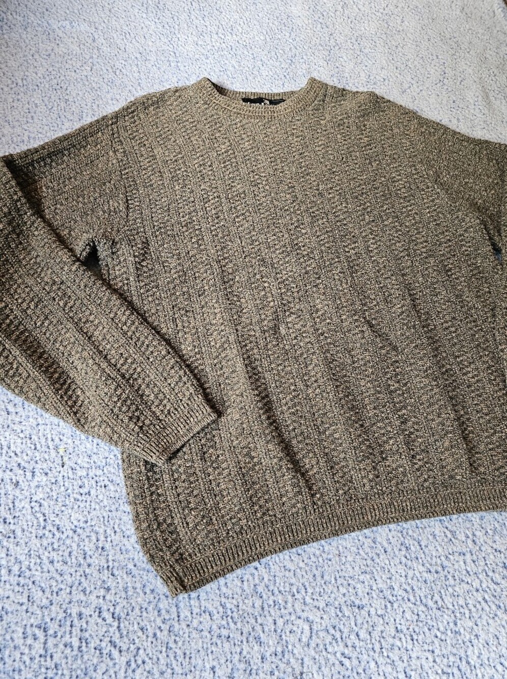 Vintage Men's Textured Brown Crewneck Sweater